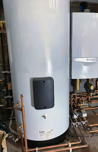 https://plumberrivervale.com.au/uploads/2025/06/hot-water-410504.jpg